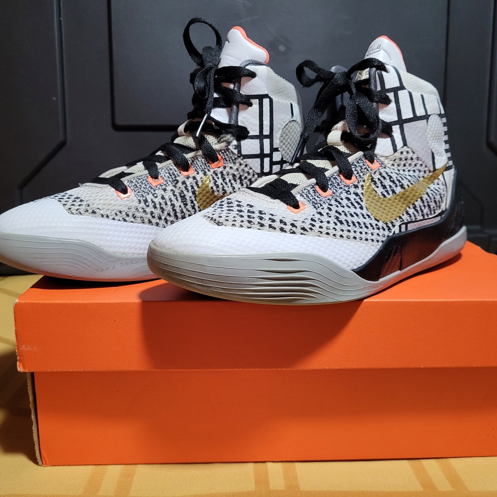 Nike Kobe 9 Elite Gold Fundamentals Size 6.5 Youth